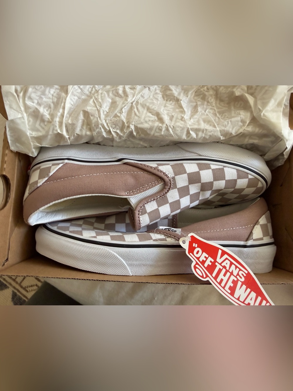 NWT Vans Classic Slip-On Checkerboard Sneakers in Taupe/White women’s 6.5